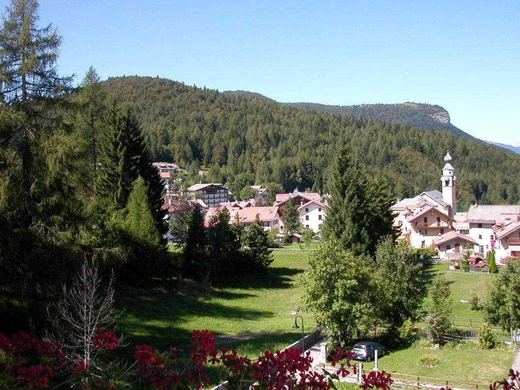 Hotel Martinella Folgaria Exterior foto